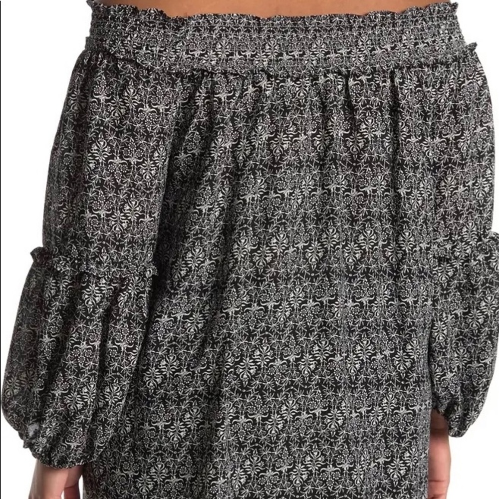 Max Studio Off Shoulder Top - Picture 2 of 3